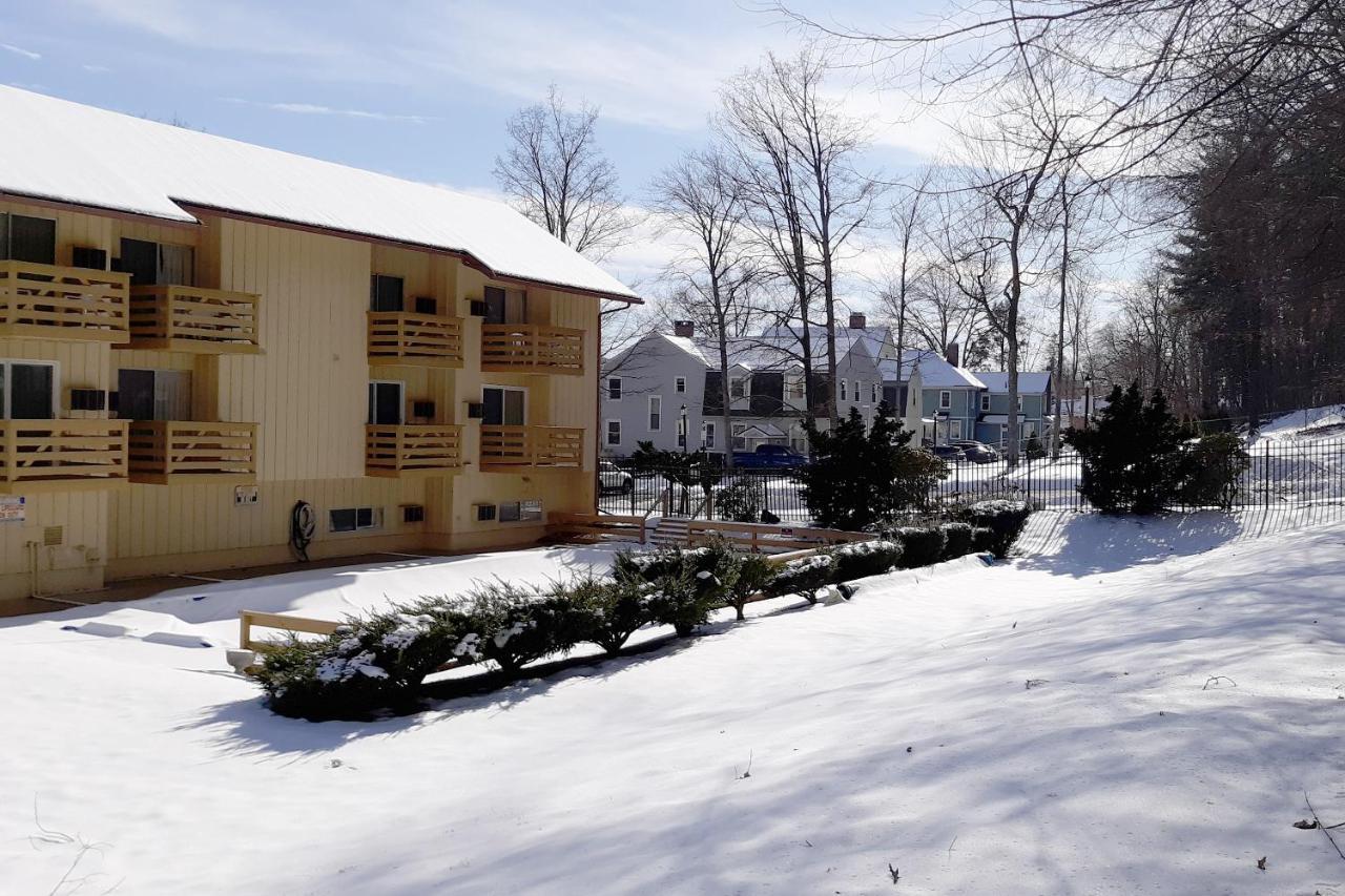 Iron Horse Inn Сімсбері Екстер'єр фото